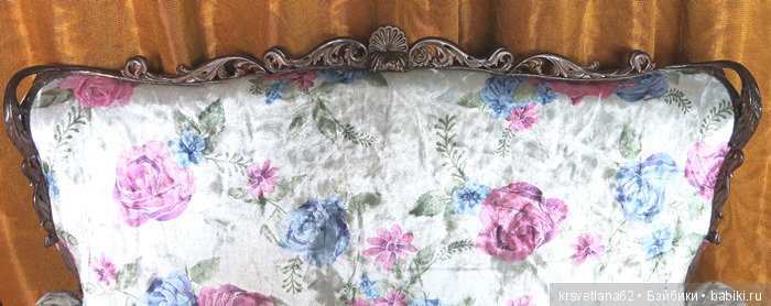 Большой диван для кукольных фотосессий (фото 3)