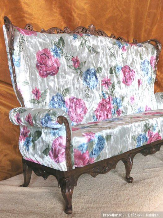 Большой диван для кукольных фотосессий (фото 8)