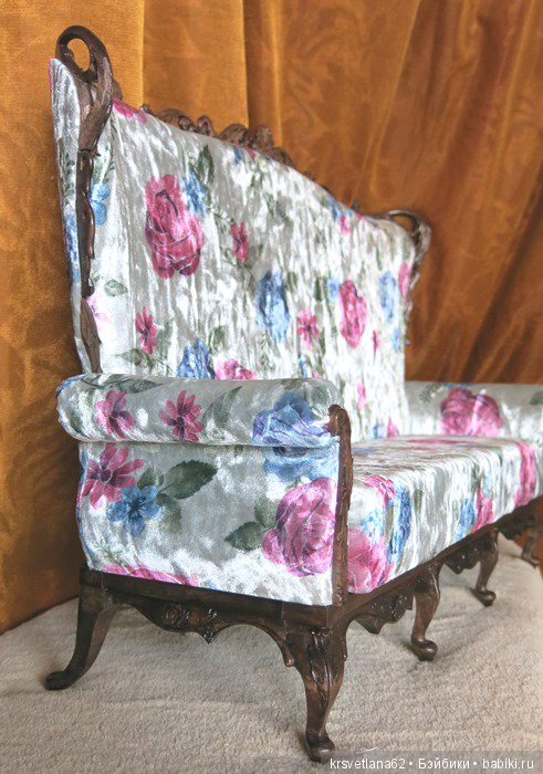 Большой диван для кукольных фотосессий (фото 6)