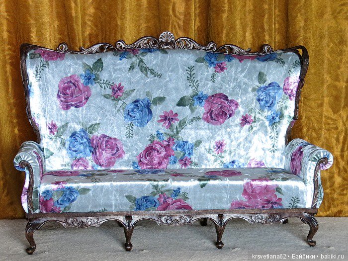 Большой диван для кукольных фотосессий