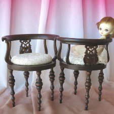 Стулья для кукол