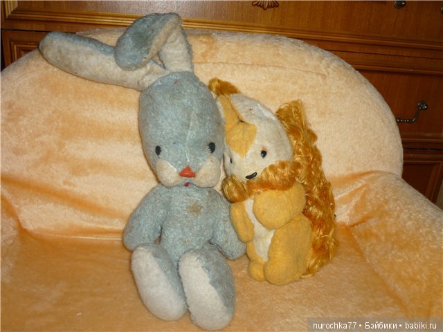 Зайку бросила хозяйка. Под дождём остался зайка