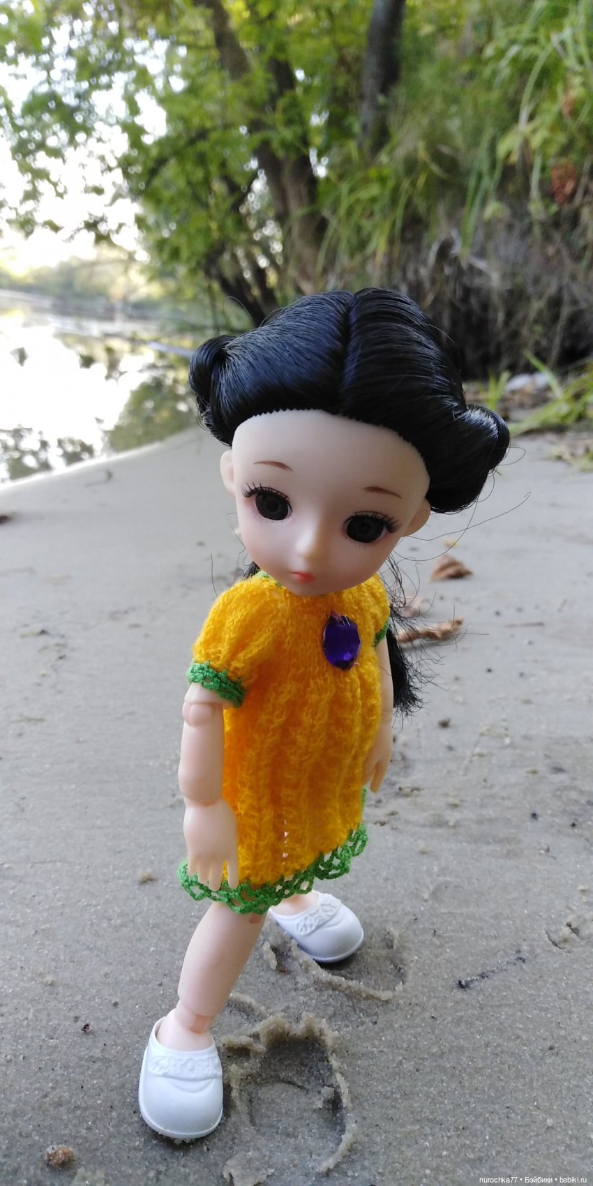 Прогулка малышек Баболи. Копытный пень и затаившаяся лягушка