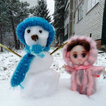 Про Нафочку.  Нафочка в снегу.