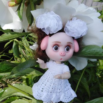 Про Нафочку. В пионах