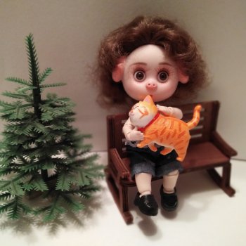 Про Нафочку. На новенькой лавочке.