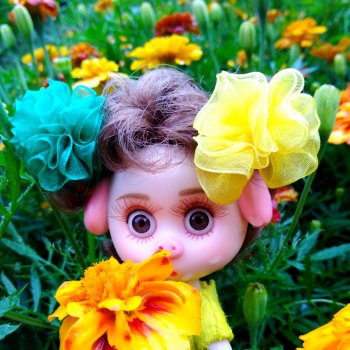 Про Нафочку. Цвет настроения жёлтый.