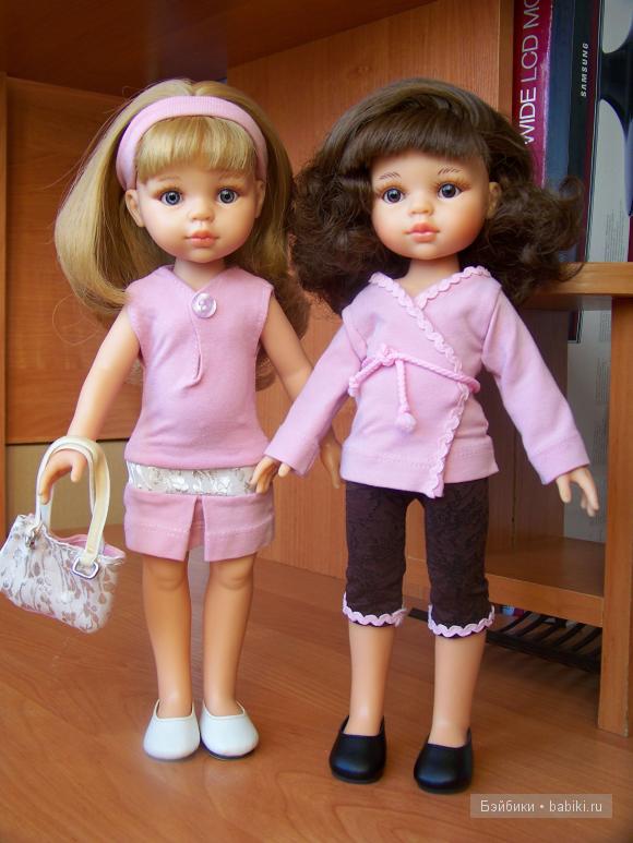 Всю одежку шила сама