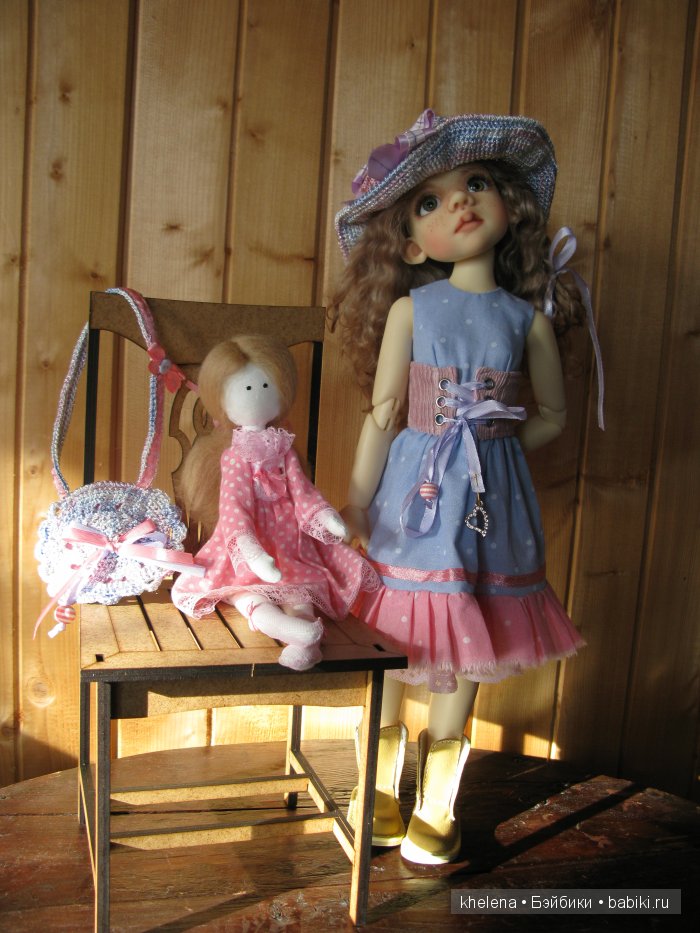 Бесконечно Живая Девочка и её кукла