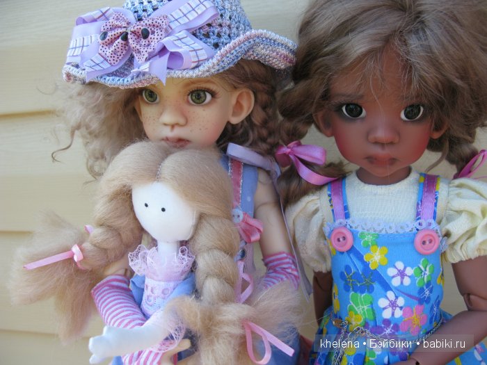 Бесконечно Живая Девочка и её кукла