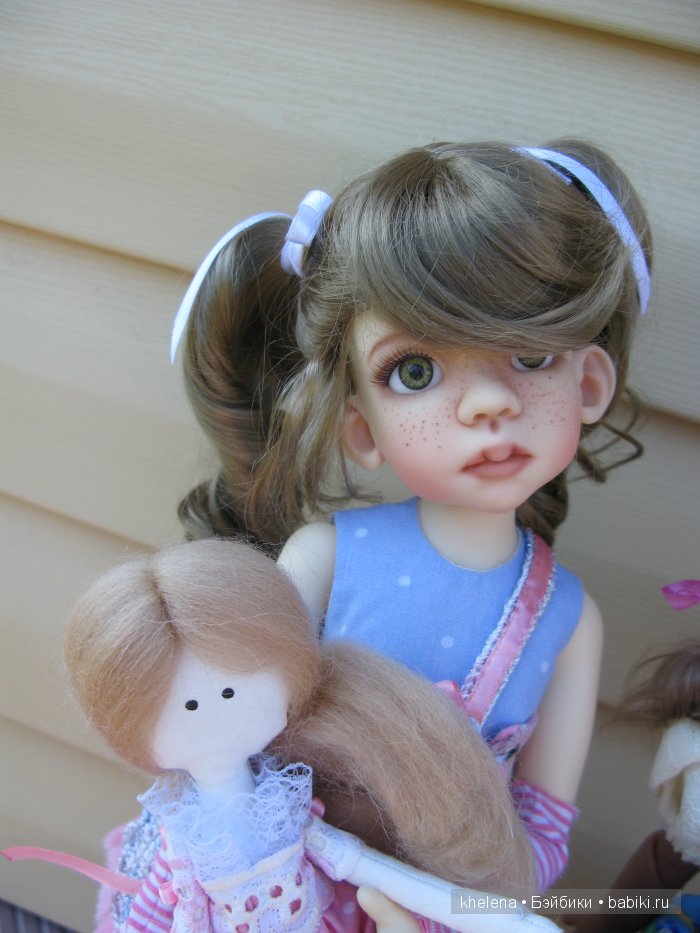 Бесконечно Живая Девочка и её кукла