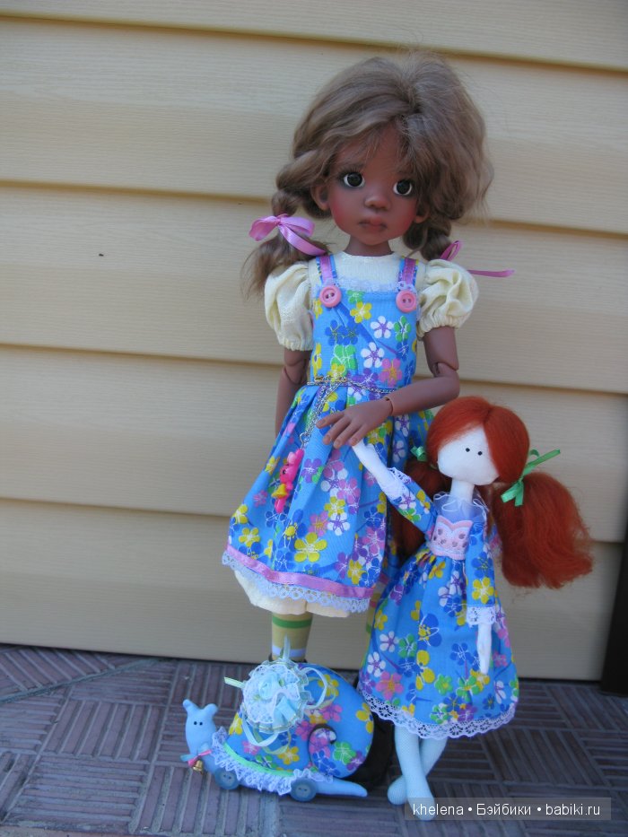 Бесконечно Живая Девочка и её кукла