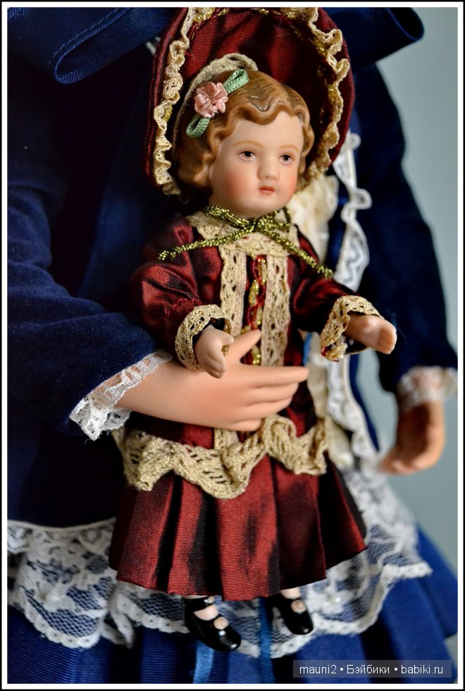 Николь и ее куклы. Из фарфора