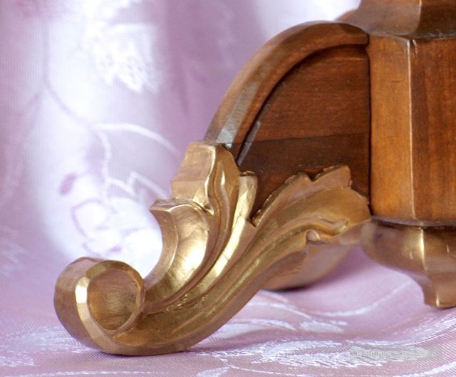 Трон и столик для БЖД 70+, мебель на заказ, Armati-мебель для кукол.