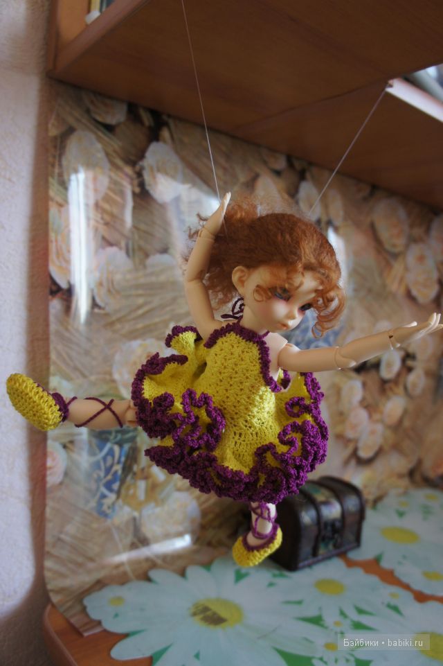 а кто это там на меня смотрит,моя любимая сестричка Бусинка