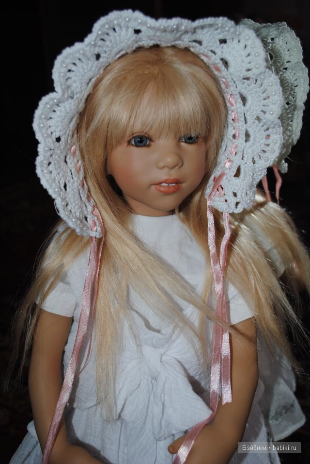 Эвелина спешит на День Рождения