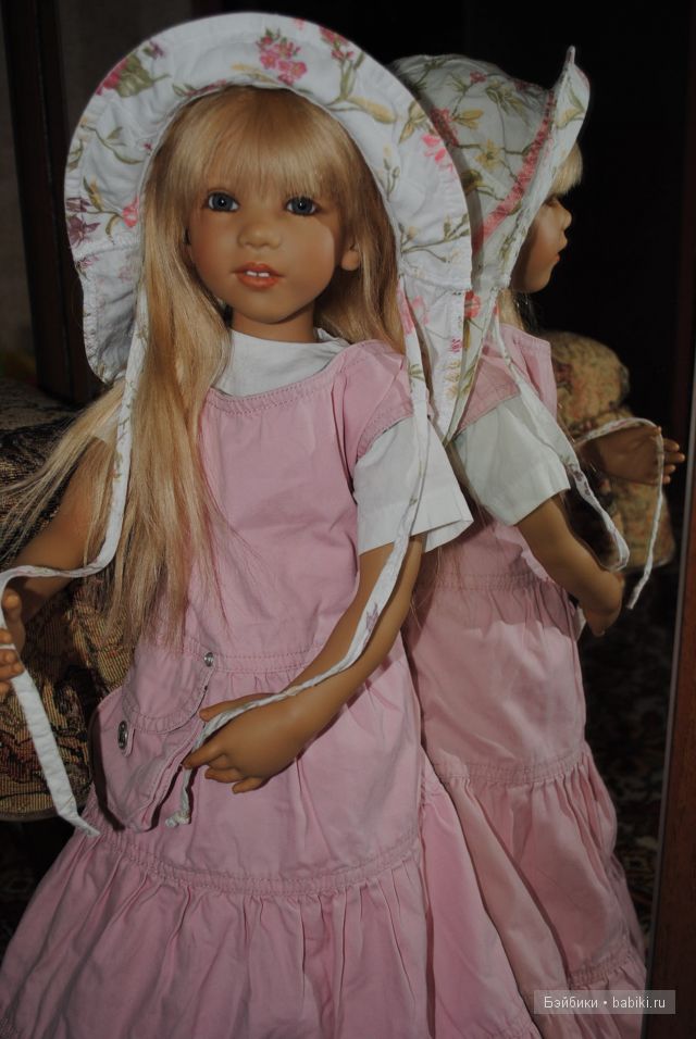 Эвелина спешит на День Рождения