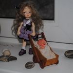 Подарили малышке куколку - антикварную, старинную