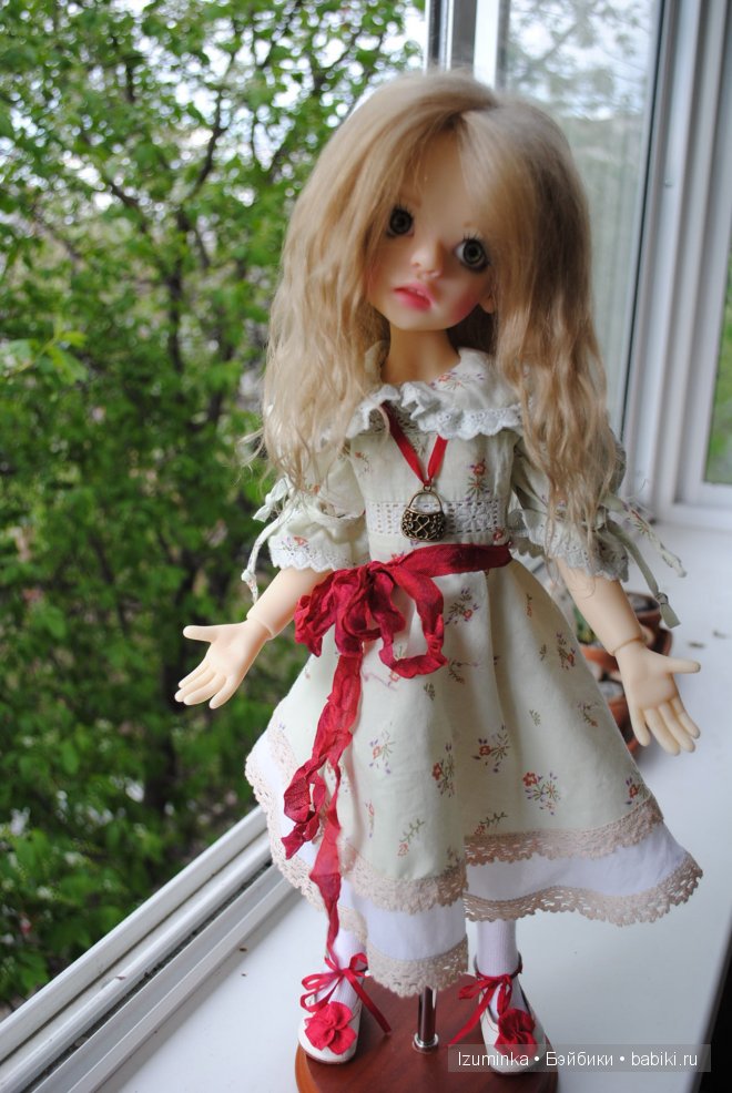 Иззи от Кайе Вигс