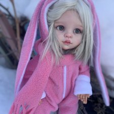 Маленький Зайчик в больших валенках.