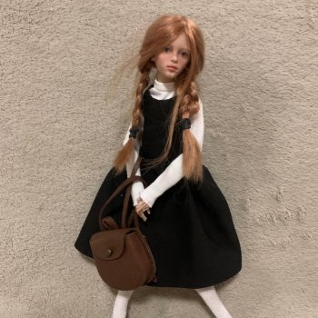 Она.... восьмиклассница