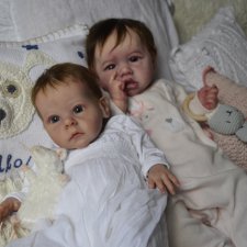 Саорис и Саския подружайки малышатки