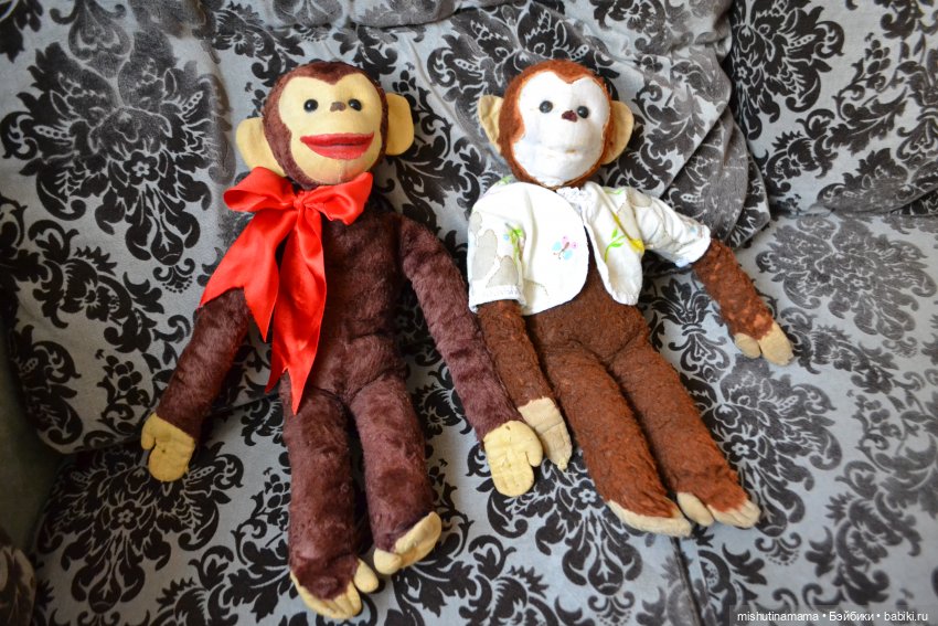 Это моя старенькая, зовут Чита. Мне она досталась уже с именем)) Будучи взрослой, купила вторую обезьянку тут, на Бейбиках.