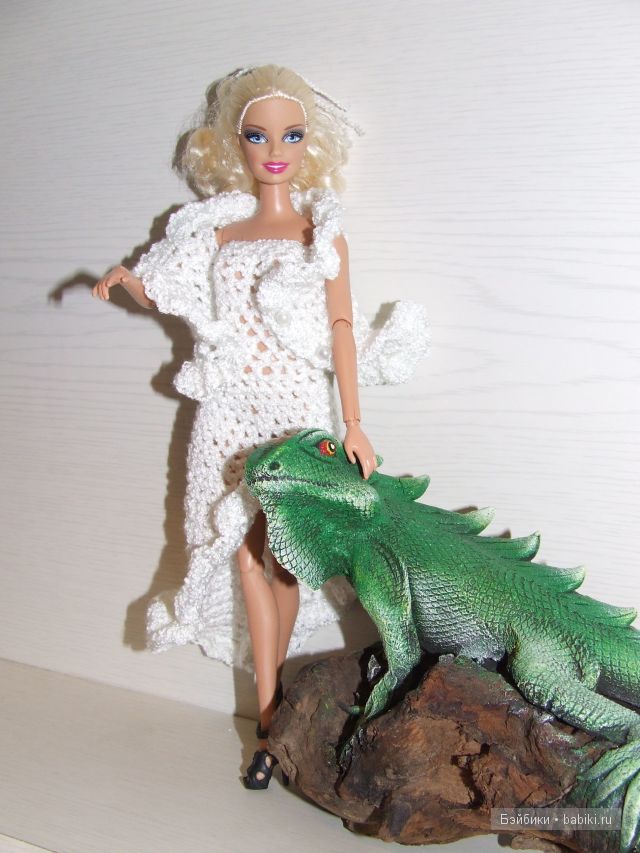 кружева и жакет..