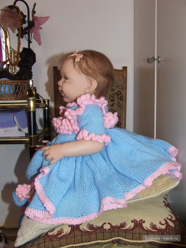 сидя на подушках