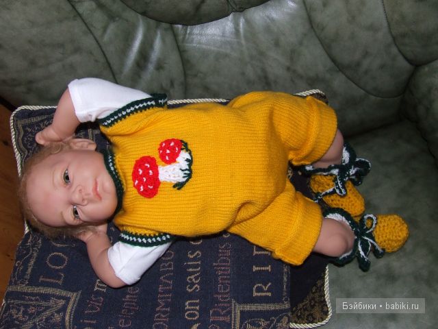 на подушках ушки