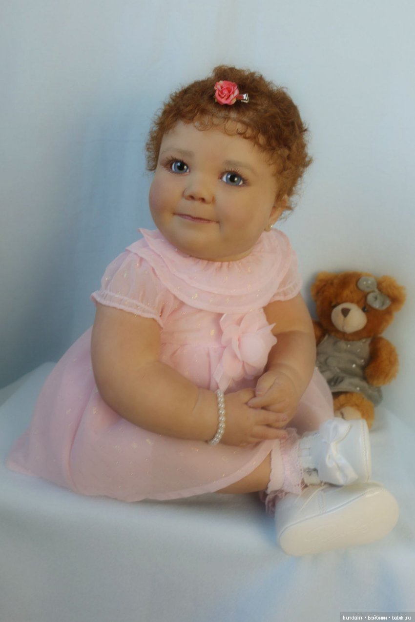 June awake, скульптора Denise Pratt