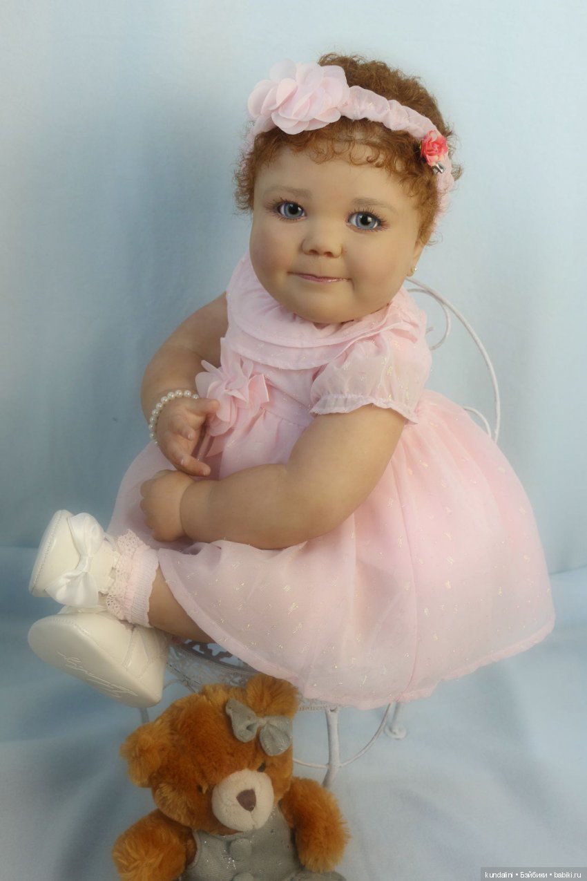 June awake, скульптора Denise Pratt