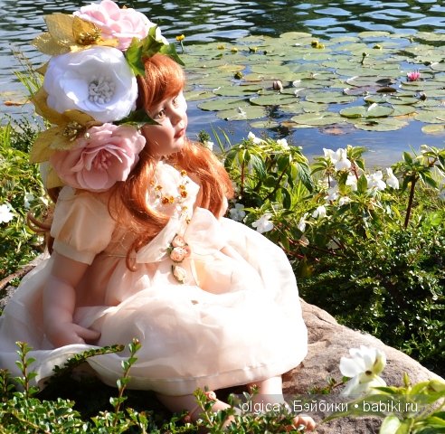 Зеленоглазая нимфа Аллюра от Фейзах Спанос, прогулка в Межигорье