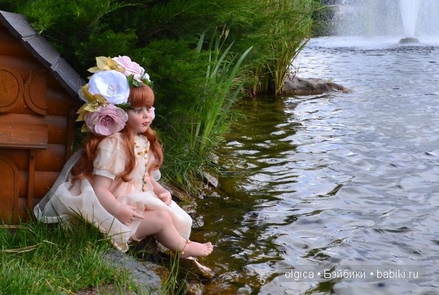 Зеленоглазая нимфа Аллюра от Фейзах Спанос, прогулка в Межигорье