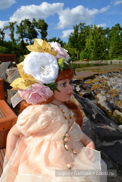 Зеленоглазая нимфа Аллюра от Фейзах Спанос, прогулка в Межигорье