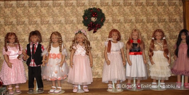 Наконец то мои Химочки собрались у Новогодней ёлки