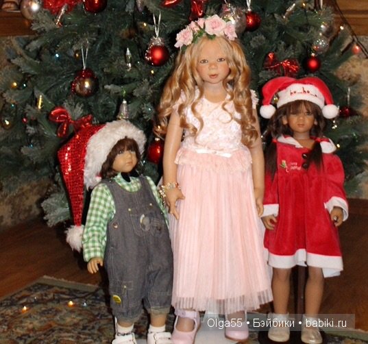 Наконец то мои Химочки собрались у Новогодней ёлки