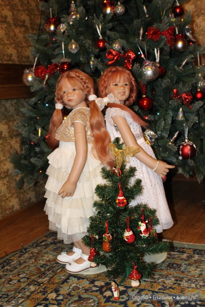 Наконец то мои Химочки собрались у Новогодней ёлки