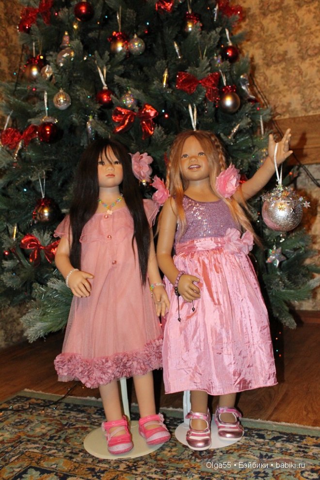 Наконец то мои Химочки собрались у Новогодней ёлки