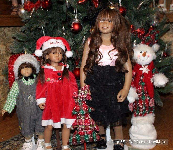 Наконец то мои Химочки собрались у Новогодней ёлки