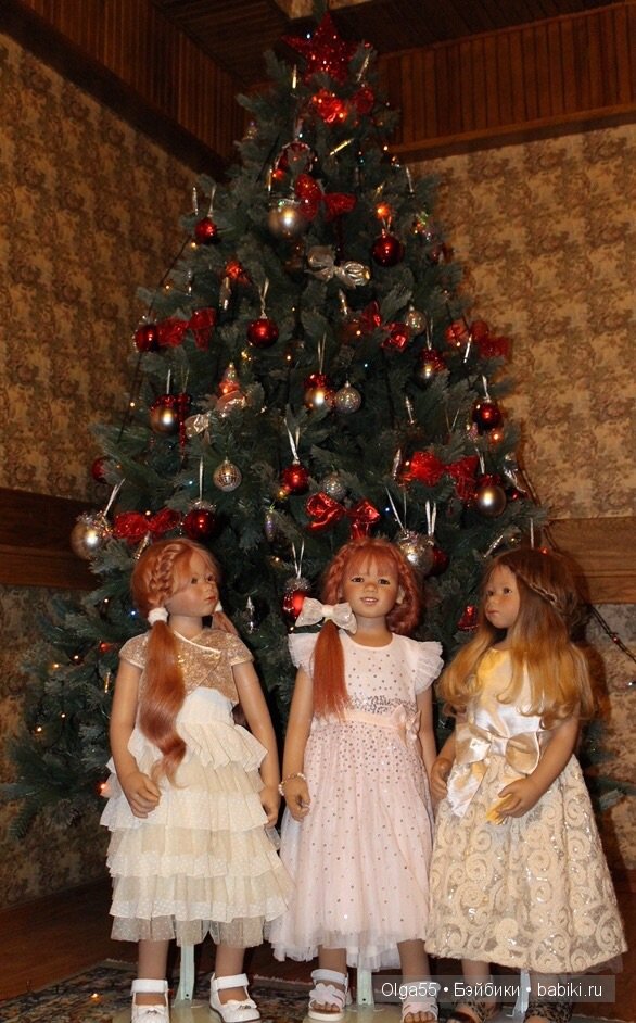 Наконец то мои Химочки собрались у Новогодней ёлки