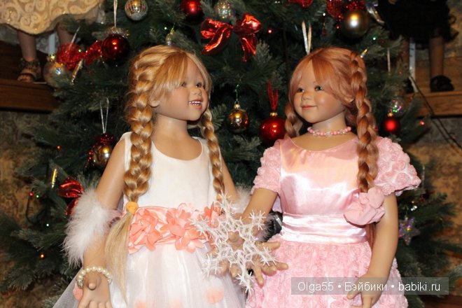 Наконец то мои Химочки собрались у Новогодней ёлки