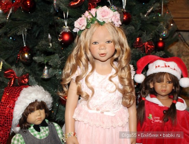 Наконец то мои Химочки собрались у Новогодней ёлки