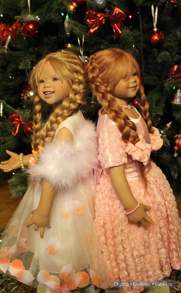 Наконец то мои Химочки собрались у Новогодней ёлки