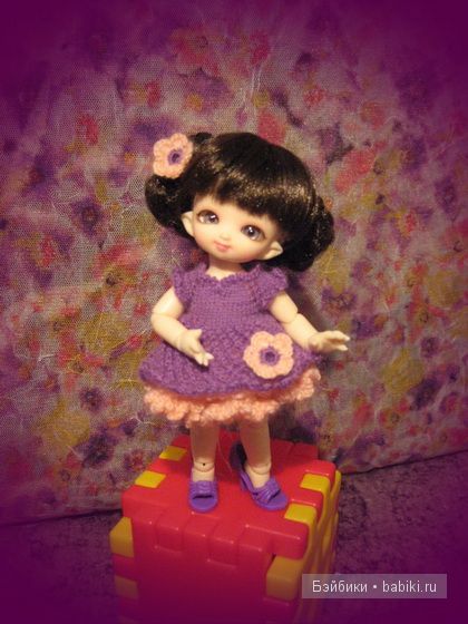 Не успела Эмерелль приехать - и сразу на танцы