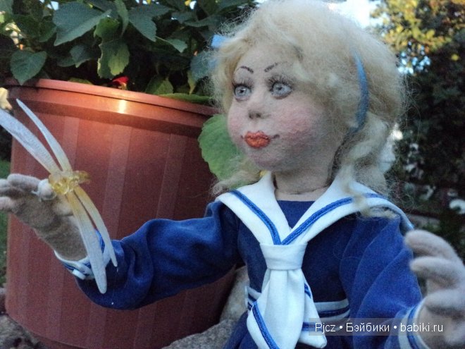 Я сделала еще одну куклу методом валяния из войлока