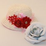 Красное и белое, а может голубое? Шляпки для маленьких кукол