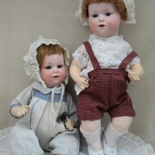 Близнецы? Нет, одномолдники. Антикварные куклы