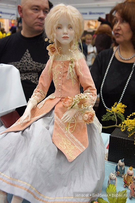 Выставка на Тишинке 5 марта 2016 года.