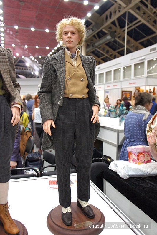 Выставка на Тишинке 5 марта 2016 года.